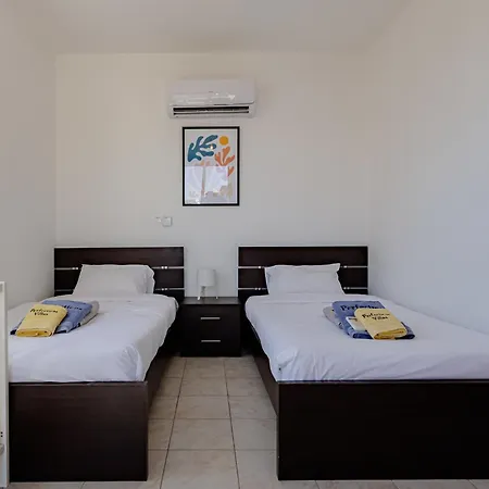 Lynn Chill Out Seaview 아이아 나파