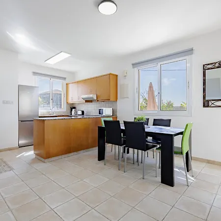 Lynn Chill Out Seaview 빌라 *