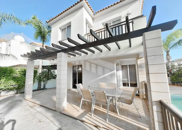 Lynn Chill Out Seaview * Αγία Νάπα